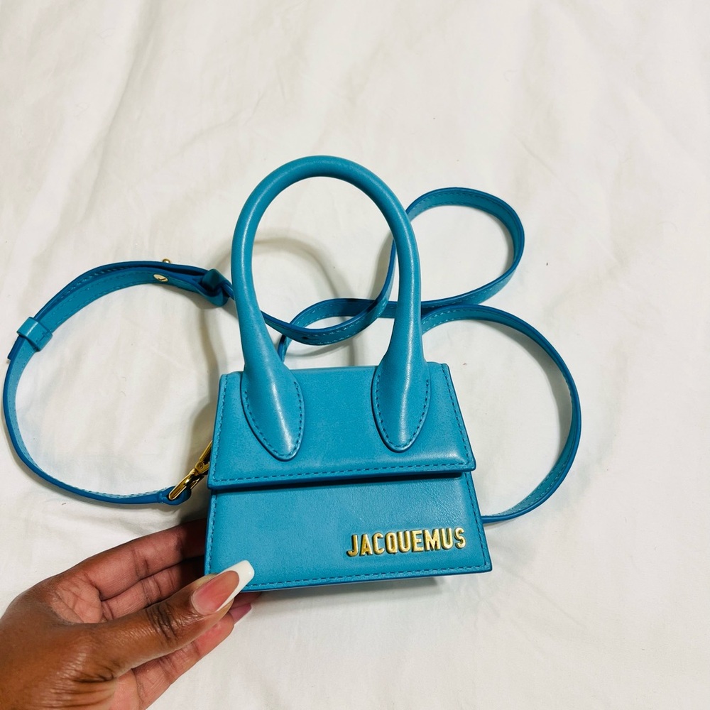 I’m sell this Jacquemus bag fairly use